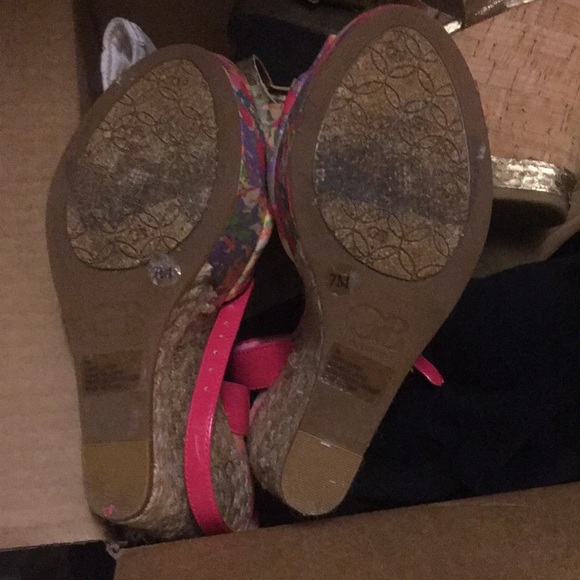 Sexy cute Gianni Bini pink/multicolored 5in peep toe platform wedges, size 7 - Picture 14 of 16